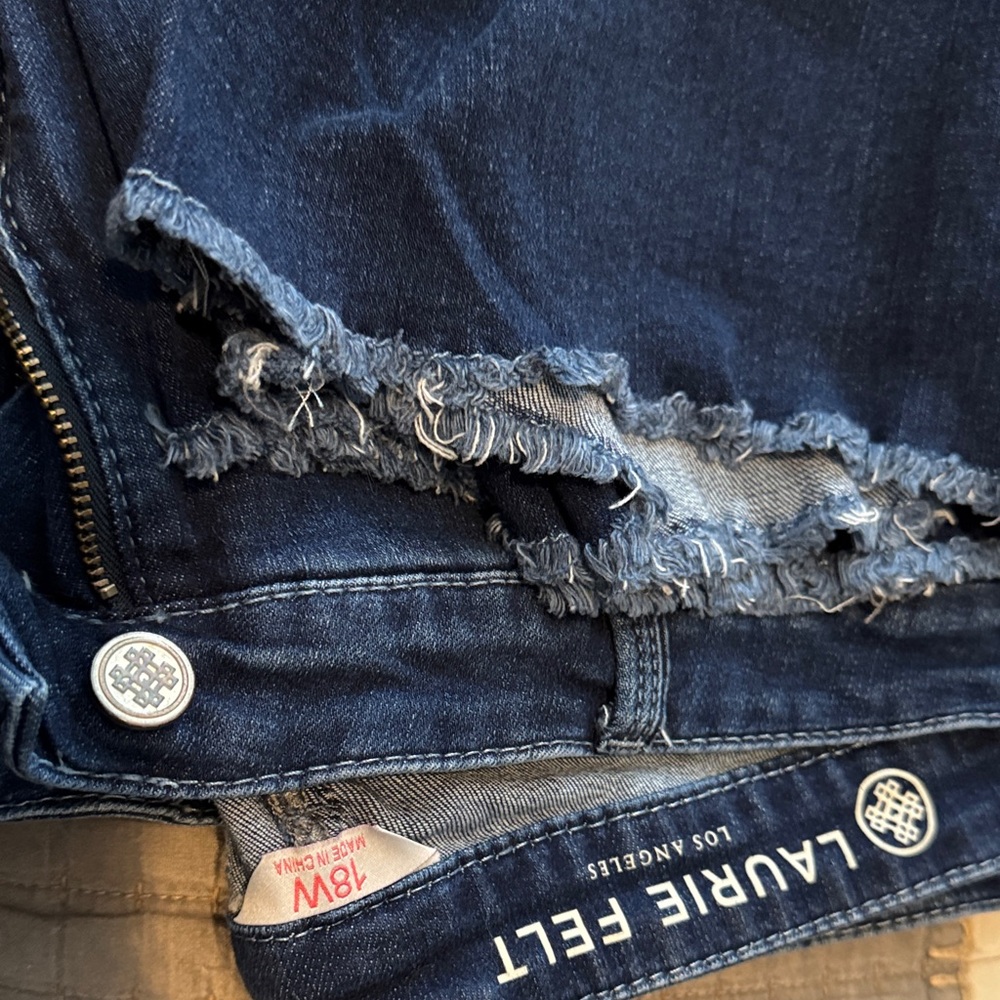Laurie Felt Dark Blue Daisy Denim Jeans - Picture 2 of 2